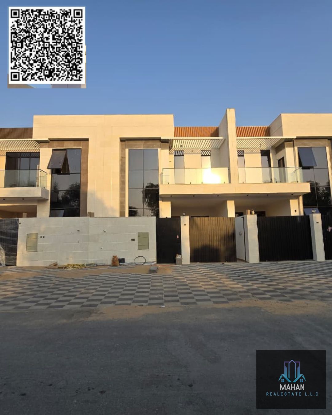 Full Property Description – 4 Master Bedroom Villa for Sale in Al Yasmeen, Ajman Price: AED 1,350,000 (Including Transfer Fees) Experience luxury living in this beautifully designed 4–master-bedroom villa located in the highly sought-after Al Yasmeen