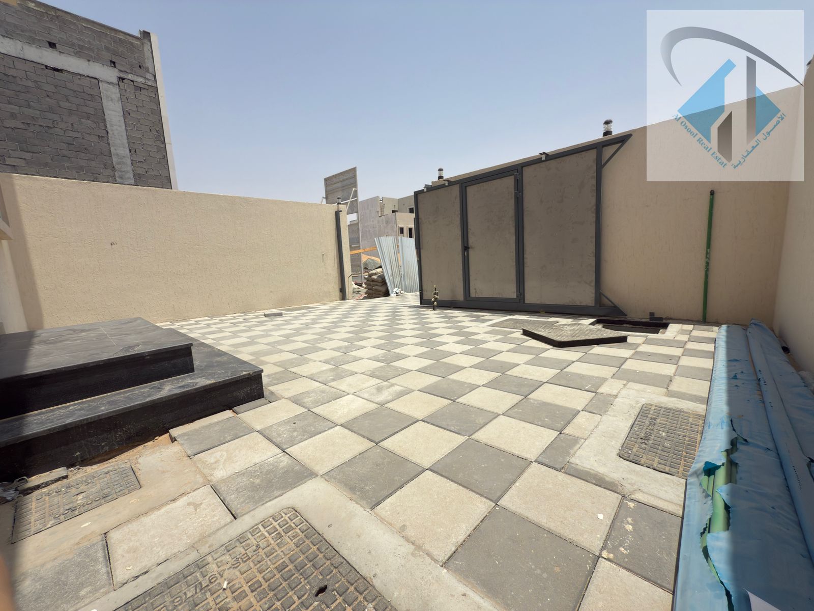 Villa for sale with a large yard including registration and ownership fees and with the possibility of bank financing for 25years with no down payment