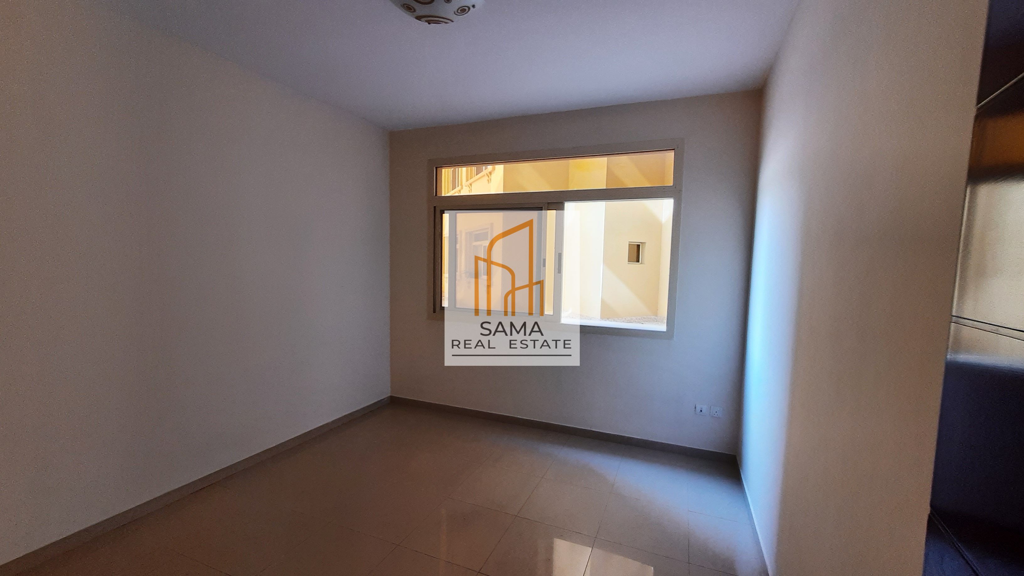 2bhk with parking available for family ll r52k