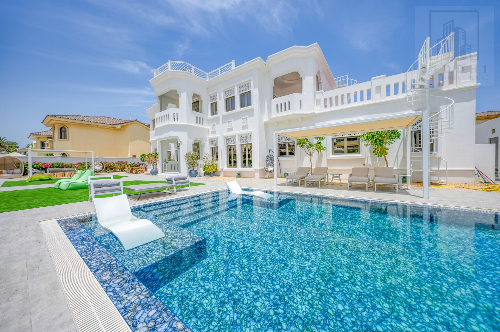 DIRECTLY FROM OWNER ,LUXURY LIVING PRIVATE POOL AND BEACH