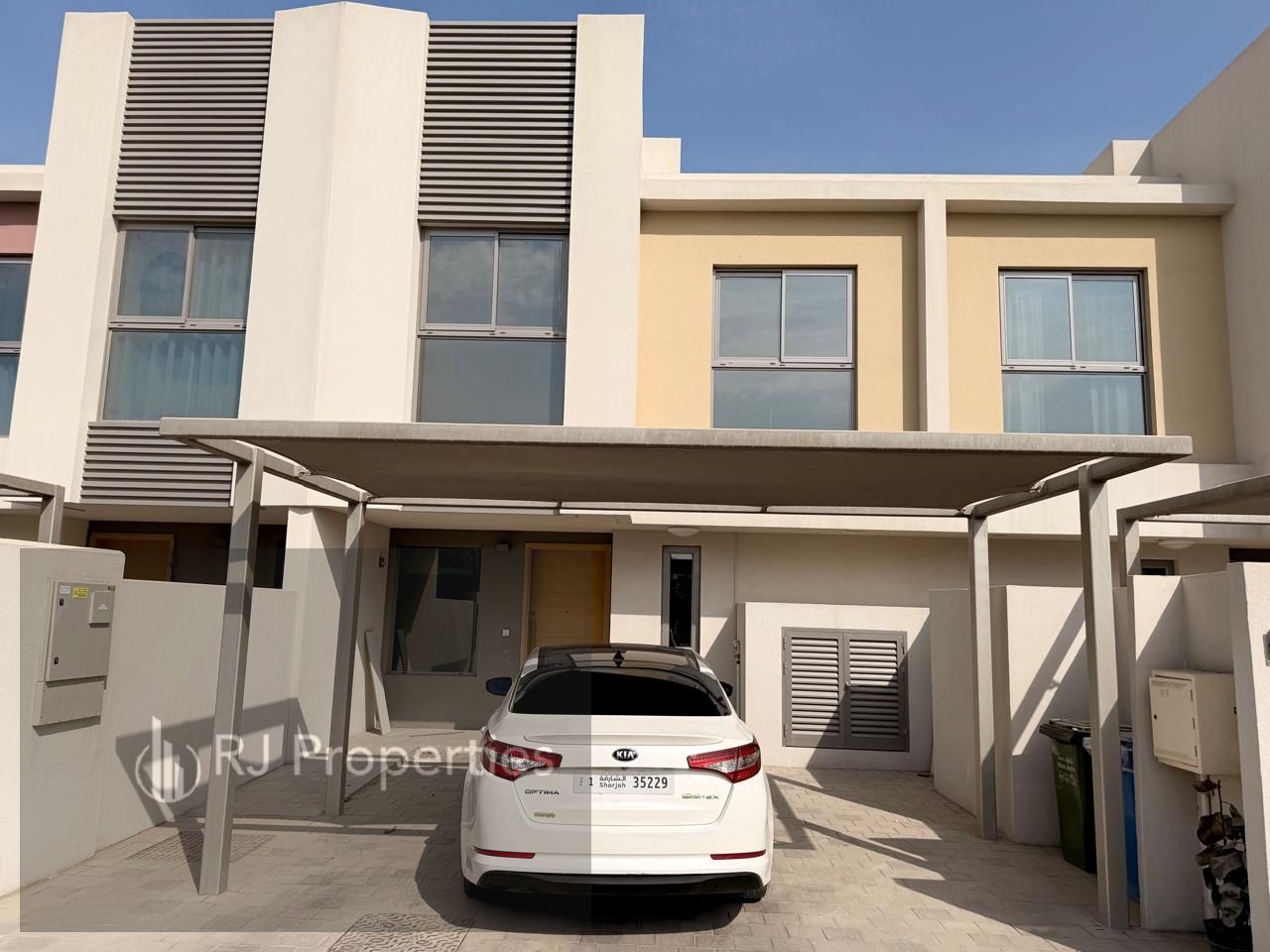 Spacious 3BR Townhouse Mid Corner Villa with Maids Room & Private Garden | Family Paradise in Yasmin, Al Zahia