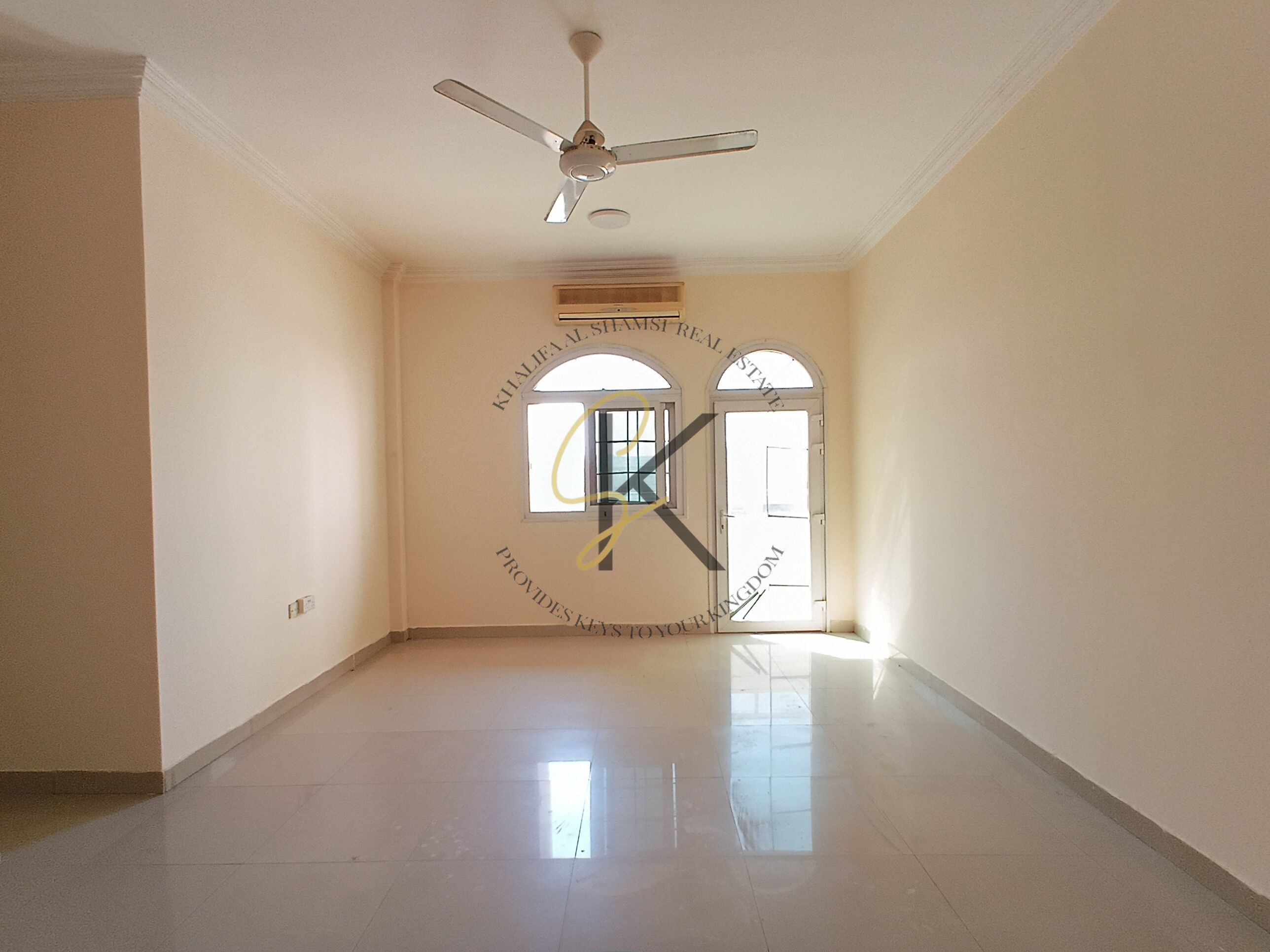 Neat and clean Building 2bhkfull of family building in front of al Medina shopping centre for contact Babar