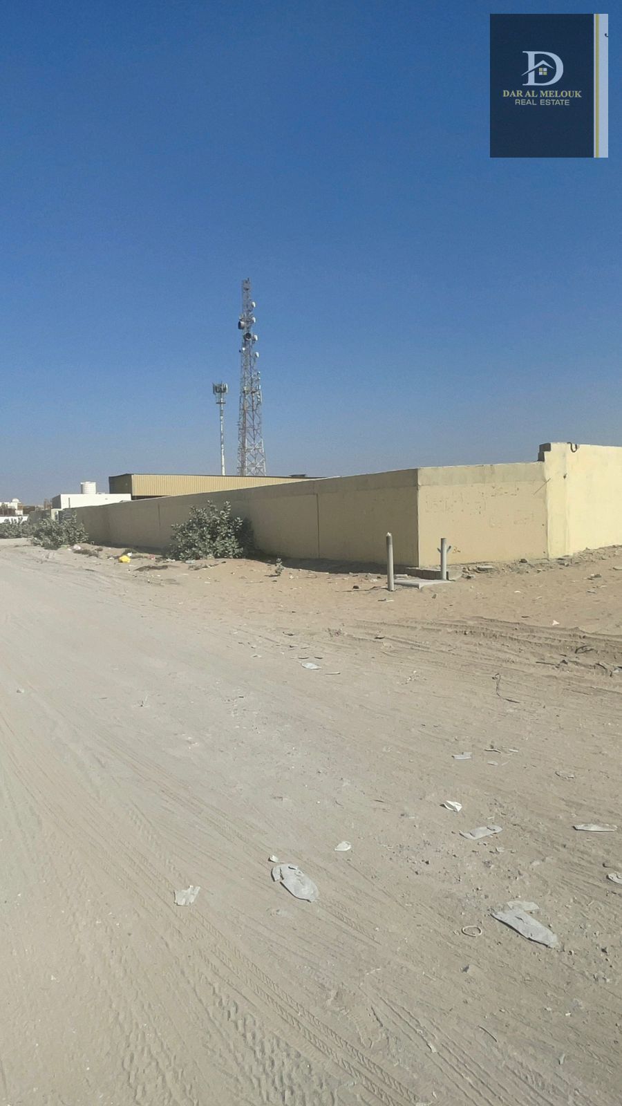 For sale in Sharjah, Al Sajaa area: A plot of land measuring 60,000 sq ft, divided into 3 plots, each measuring 20,000 sq ft. Each plot has its o