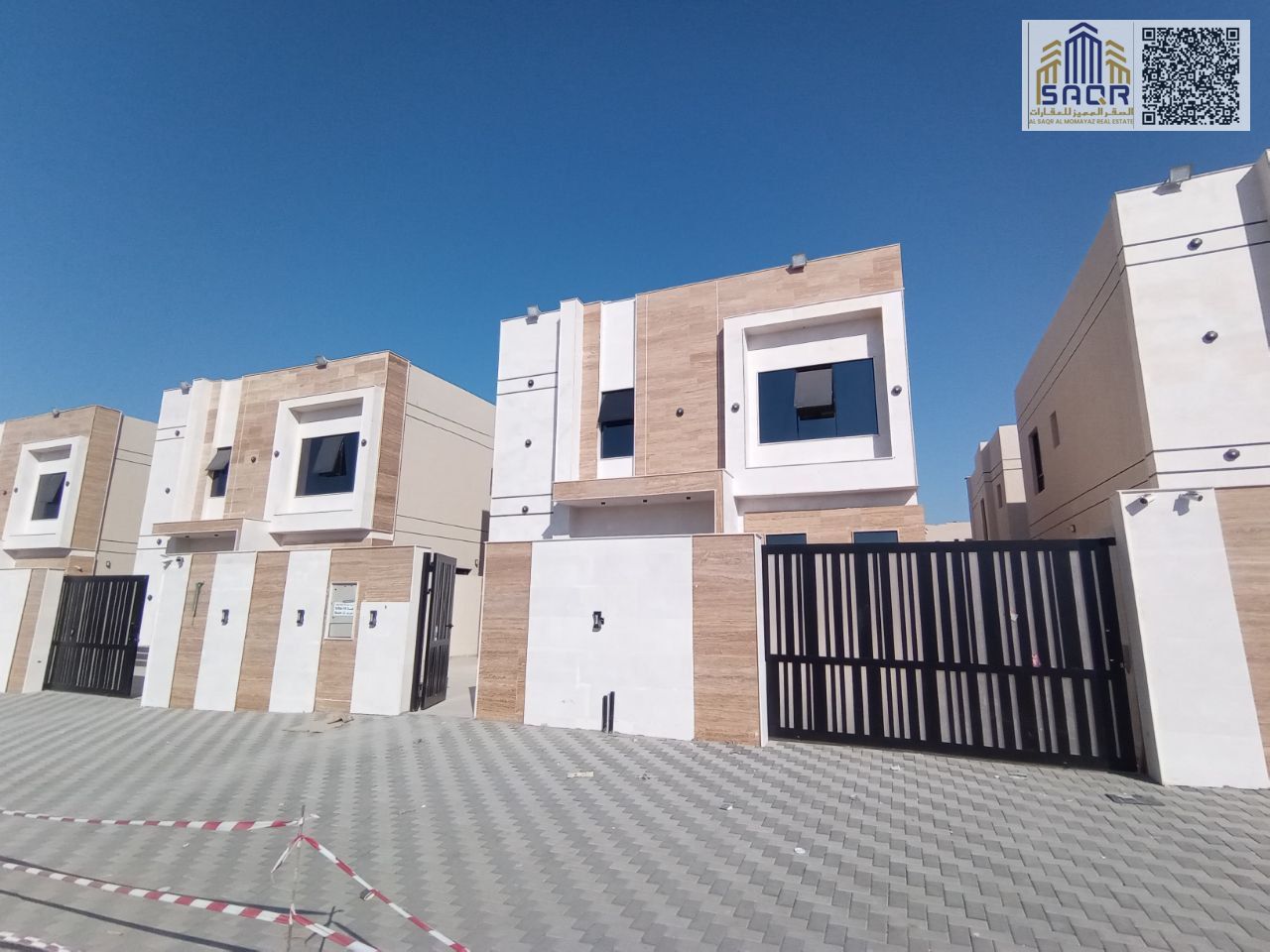 3-bedroom villa with a yard in a prime location near the main road / Freehold / Fees included