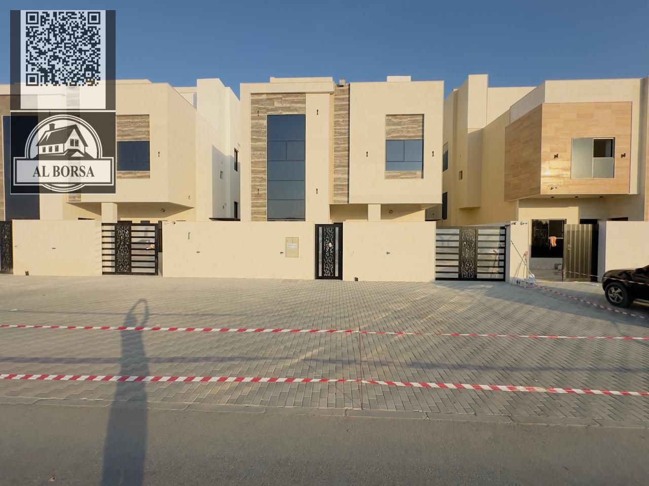 For sale in Al-Haliyo 1, two floors and a roof, 7 master bedrooms, living room, hall, maid's room