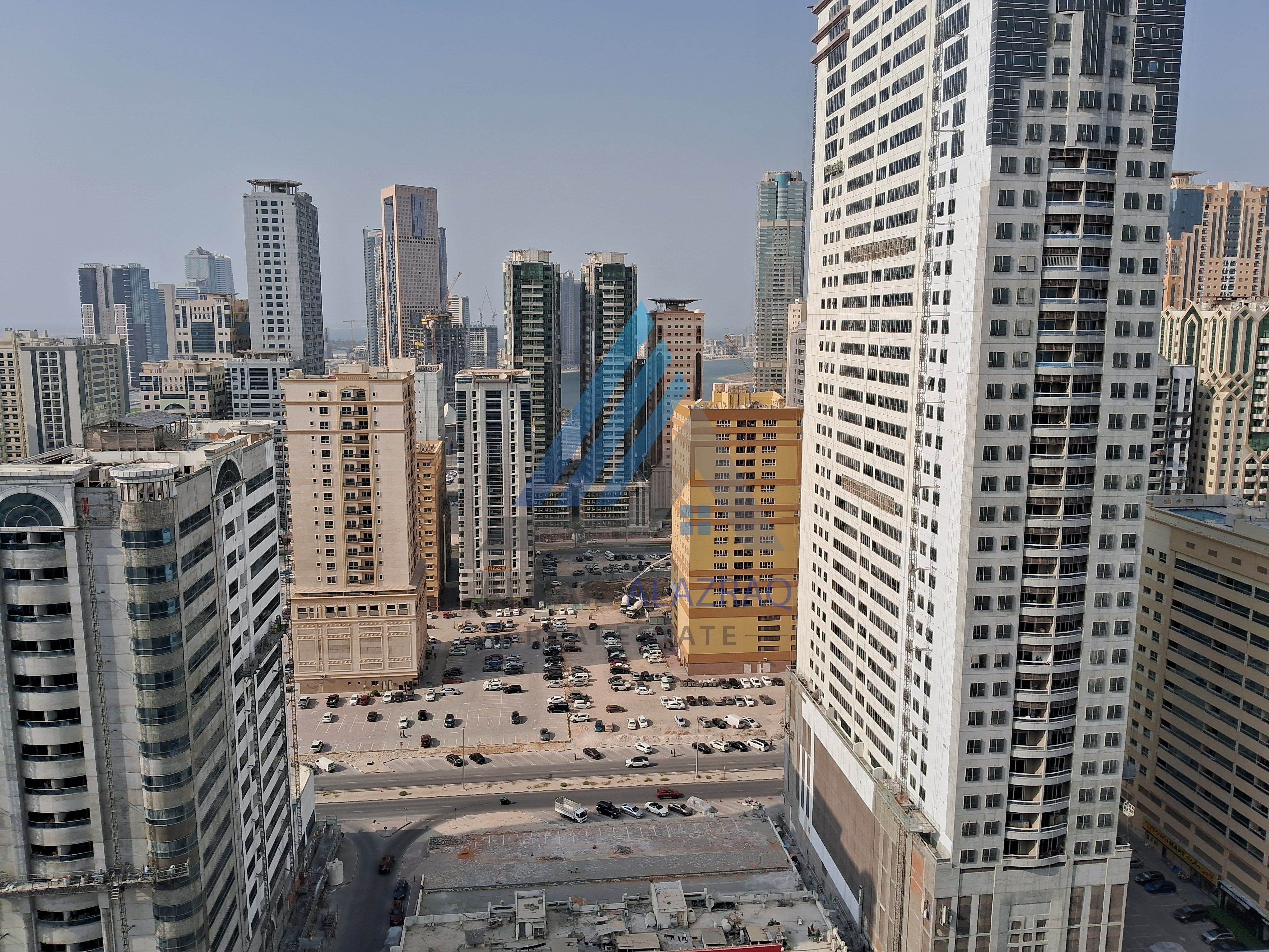 Three-bedroom chiller free In Al tawoon