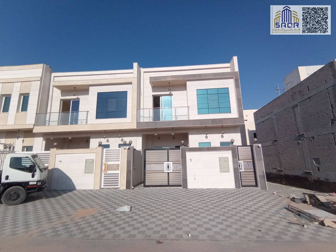 Villa in a prime location on Al-Zubair Street, behind services / Freehold / Fees included