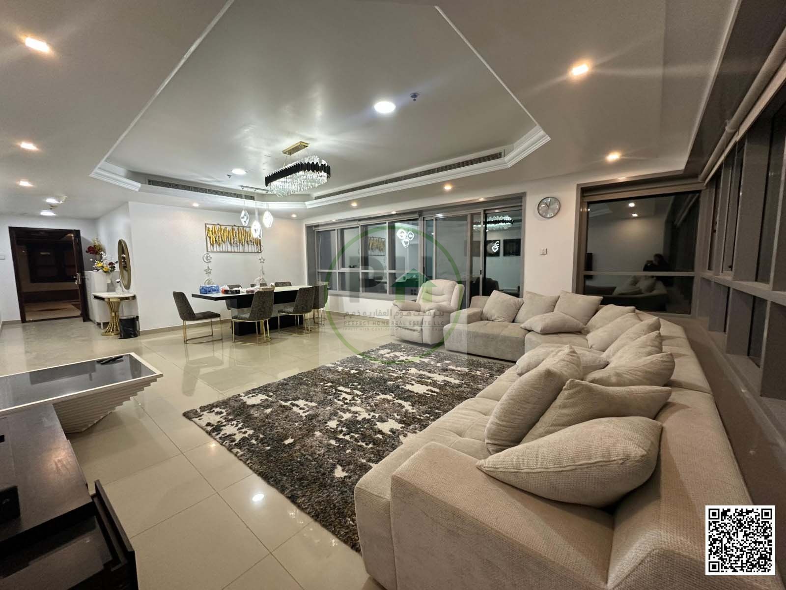 Furnished Luxury 2BHK High Floor Apartment | Sea & City Views | Empty & Ready to Move In!