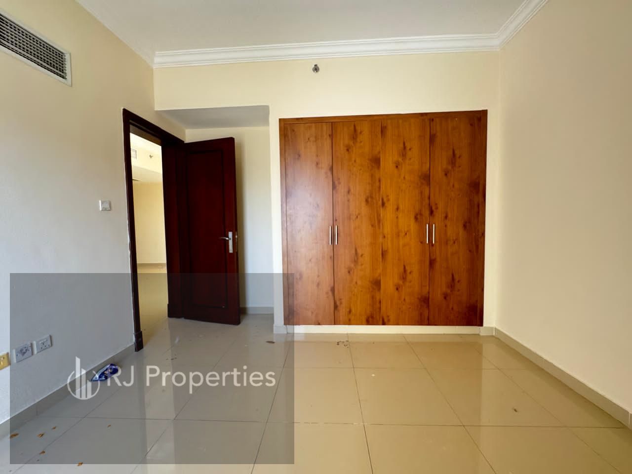 Hot OFFER LUXURY 2bhk with 3wishroom with balcony waderobe open view parking only jest 55k