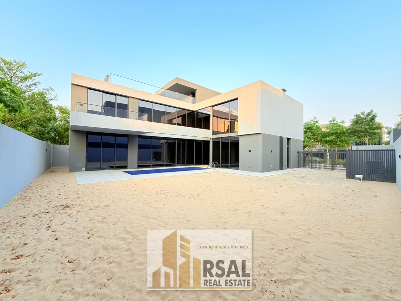 Low price // Luxurious 5BR villa with private pool in kaya massar