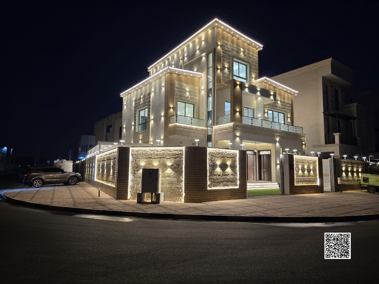 Own a distinctive villa in a quiet residential neighborhood. A luxurious, modern villa with two floors and a roof terrace, at an exclusive price inclu