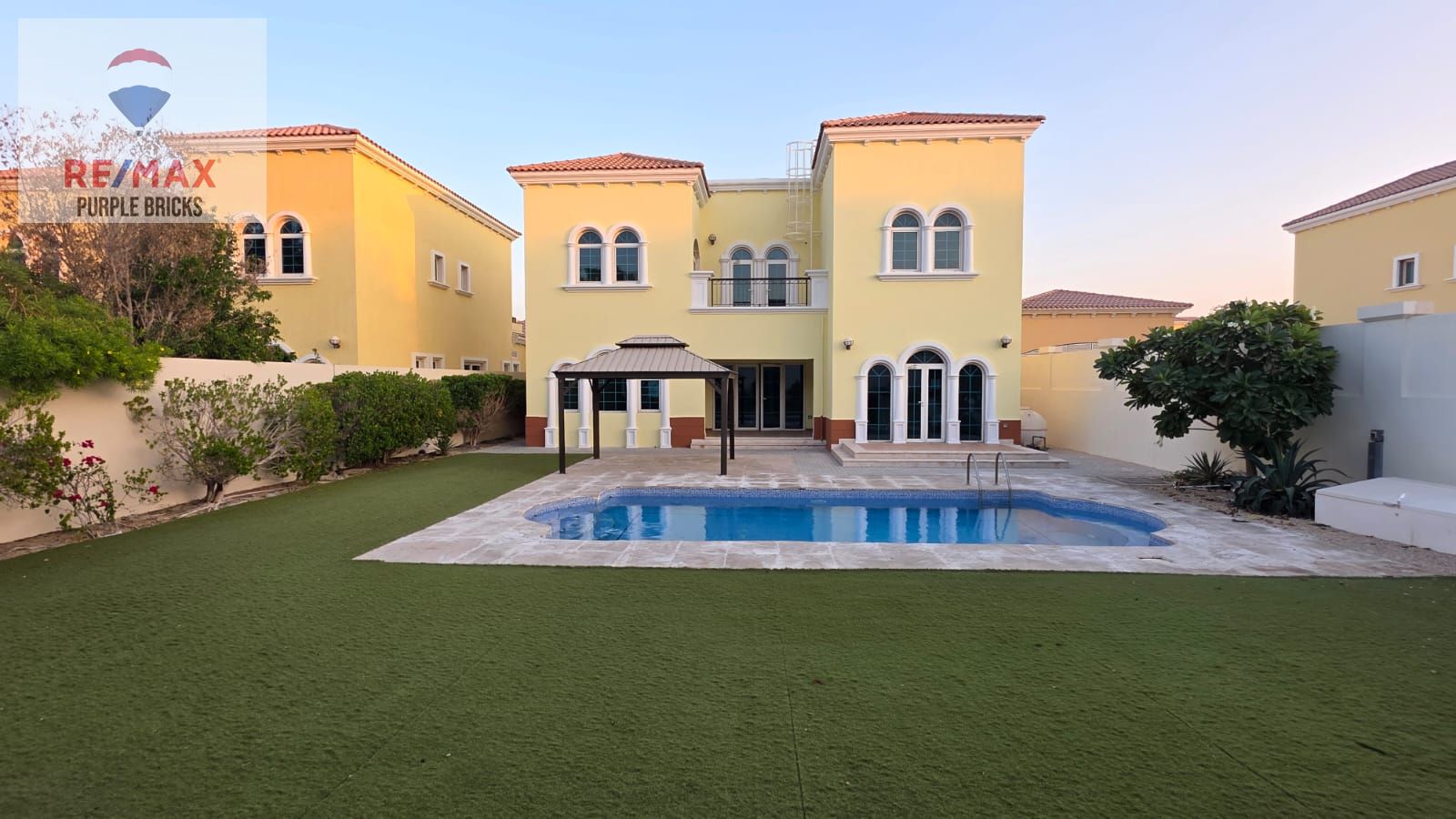 Renovated | Large Plot | Private Pool | Vacant