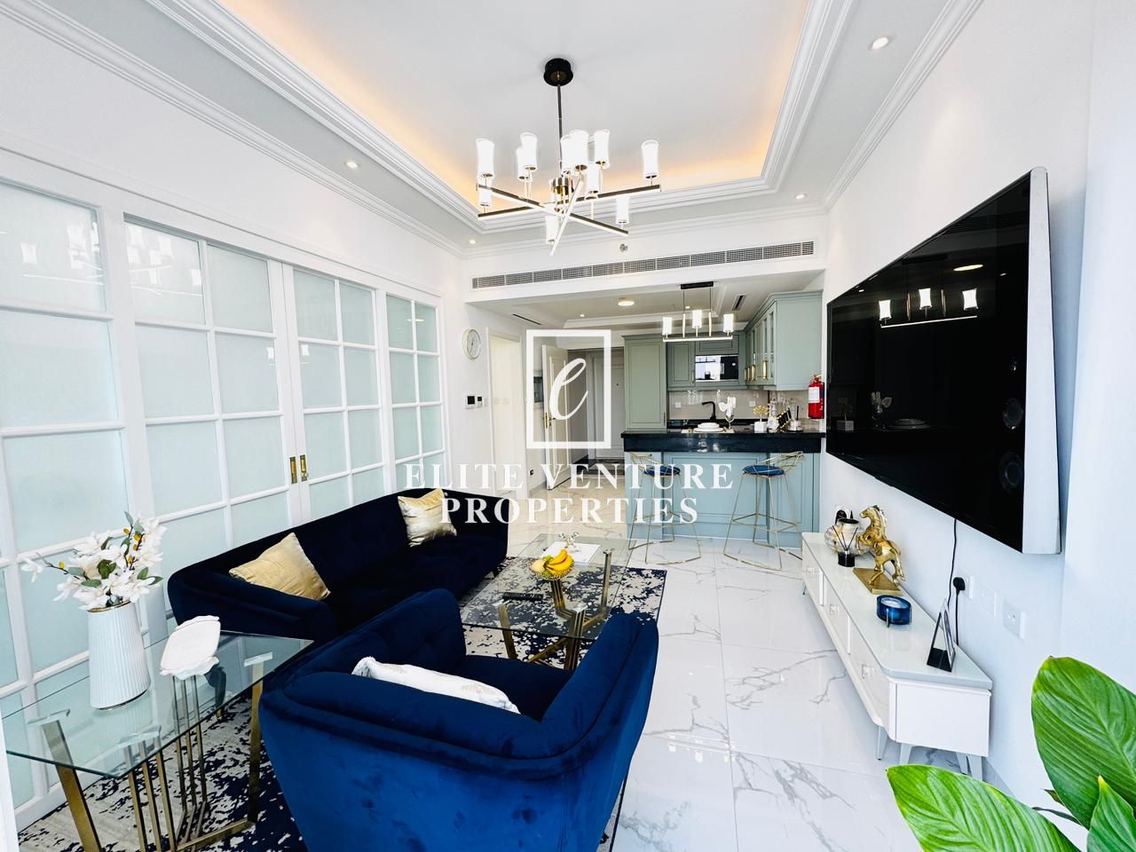 Elegant 3 Beds | Upgraded Unit | Prime Location