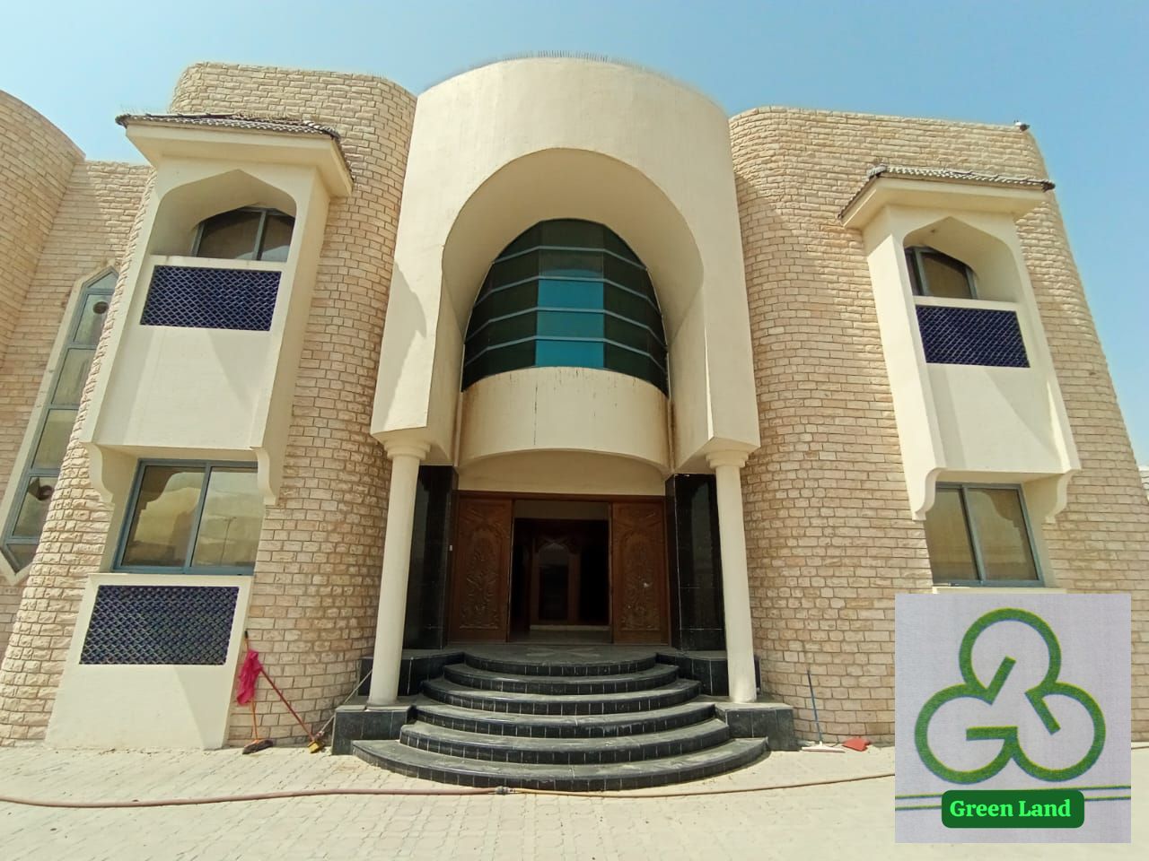 LUXURY VILLA AVAILABLE 7BHK ideal location