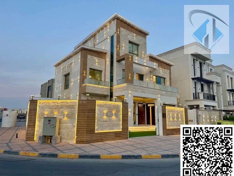 A luxurious villa with a distinctive artistic style is for sale. Suitable for residential or commercial use. A masterpiece on a corner lot. Freehold o