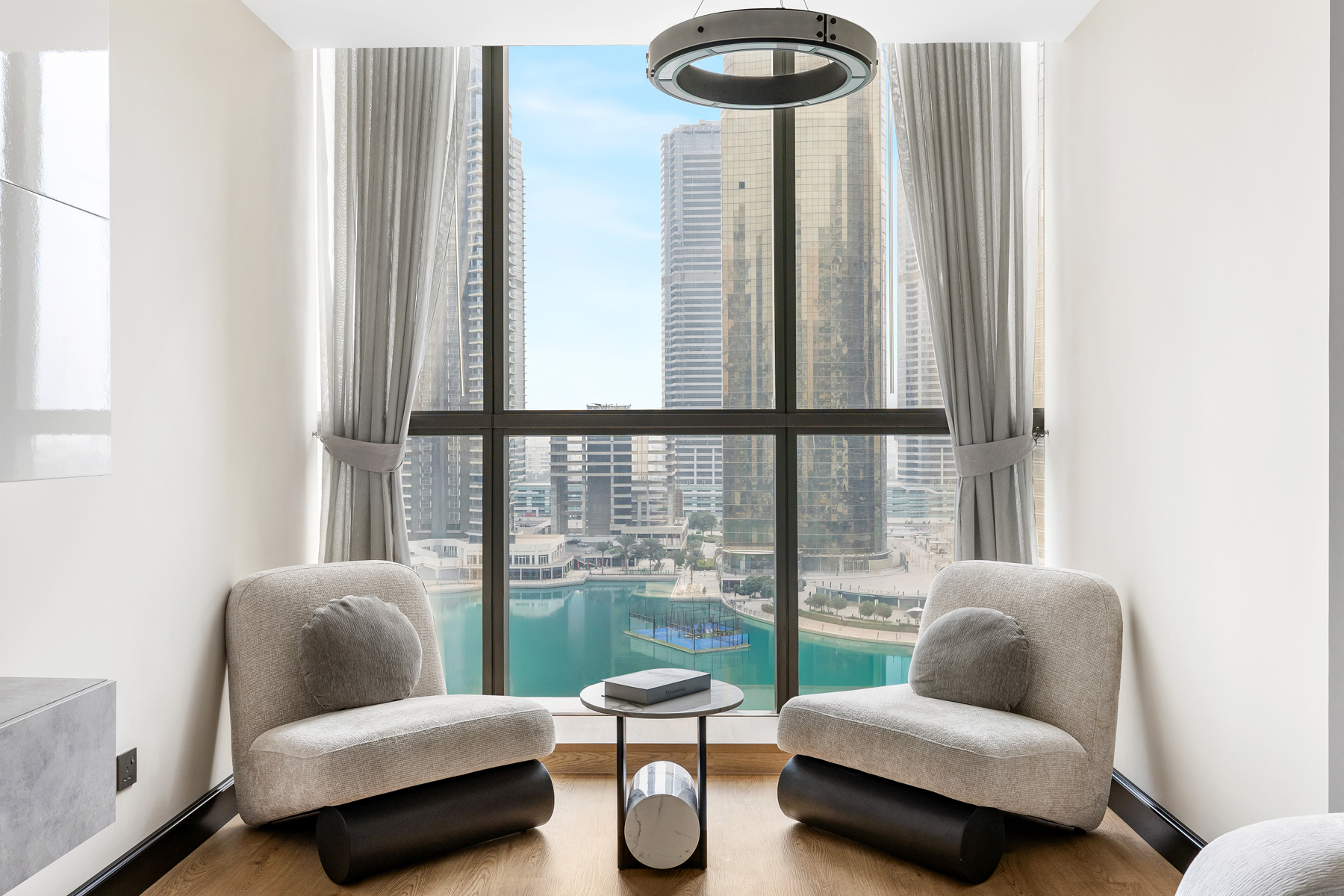 Premium 1 BR | Lakefront Living | Near Metro
