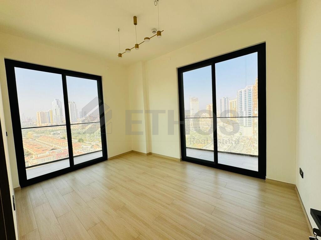 Spacious and Bright | Smart Home | Closed Kitchen