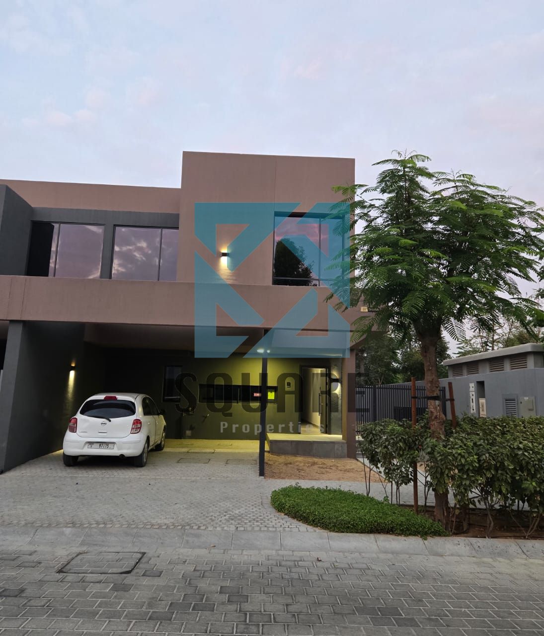 Luxury 3 BEDROOM WITH MAID ROOM VILLA - BRAND NEW