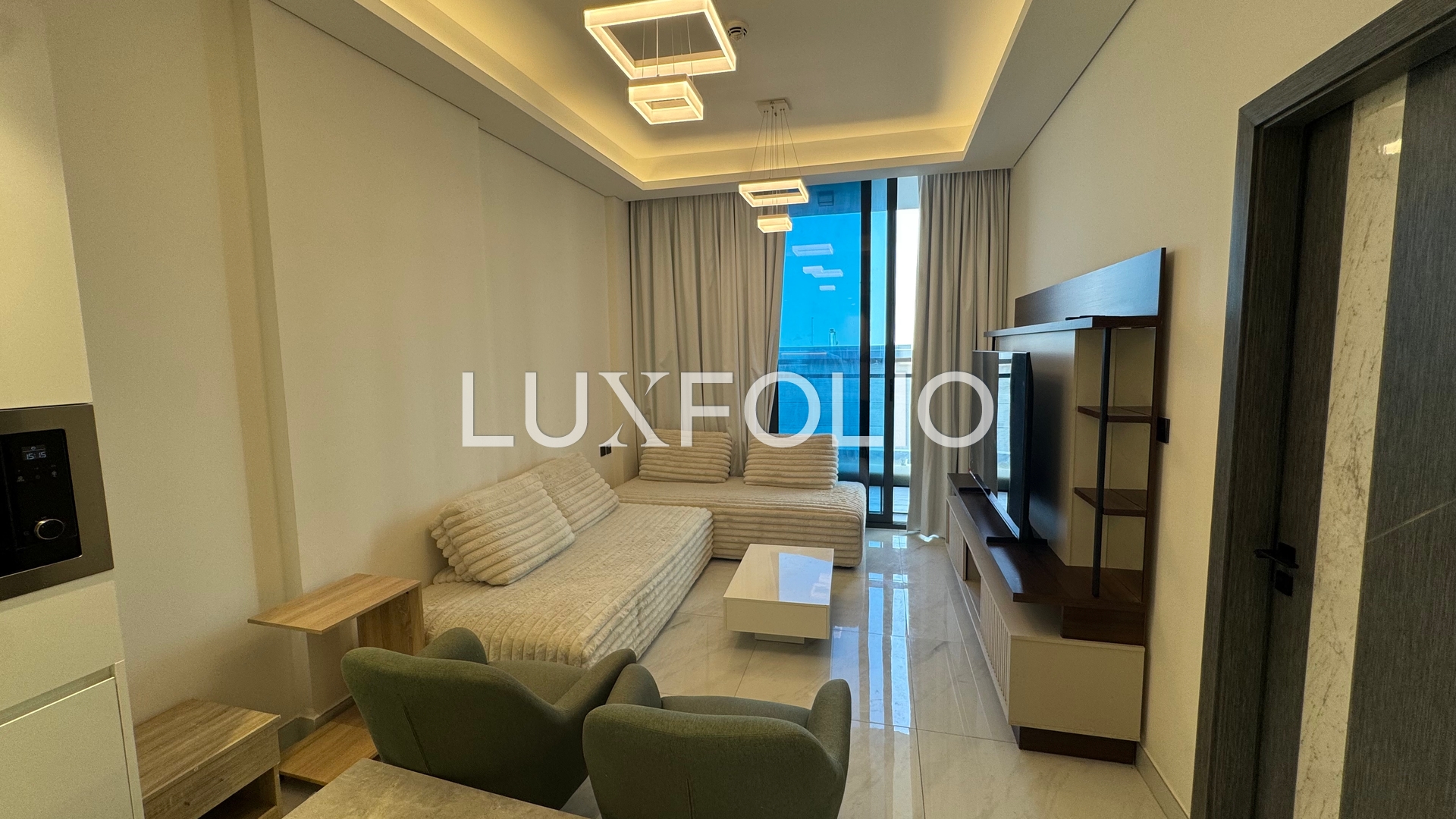 ELEGANT | RENTED | UNFURNISHED