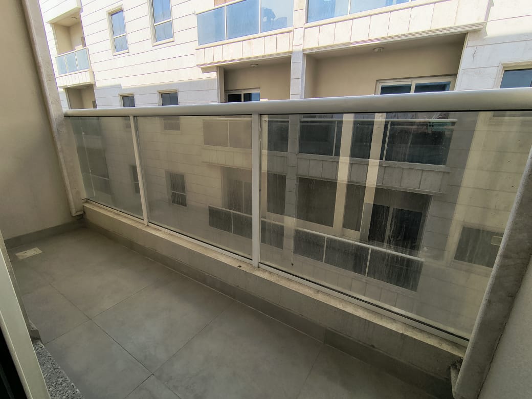 Lavish 2BHK with balcony, central AC and 6 cheque payment and 1 parking free