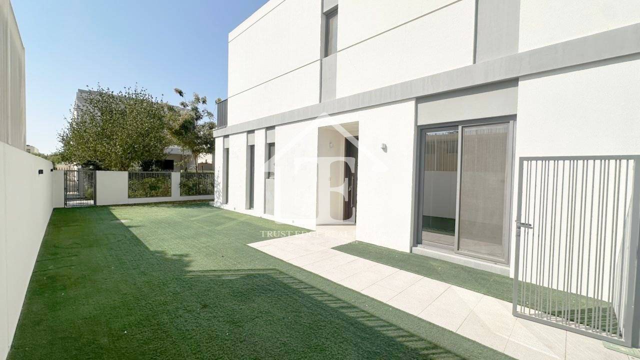 Corner Unit | Unfurnished | Vacant