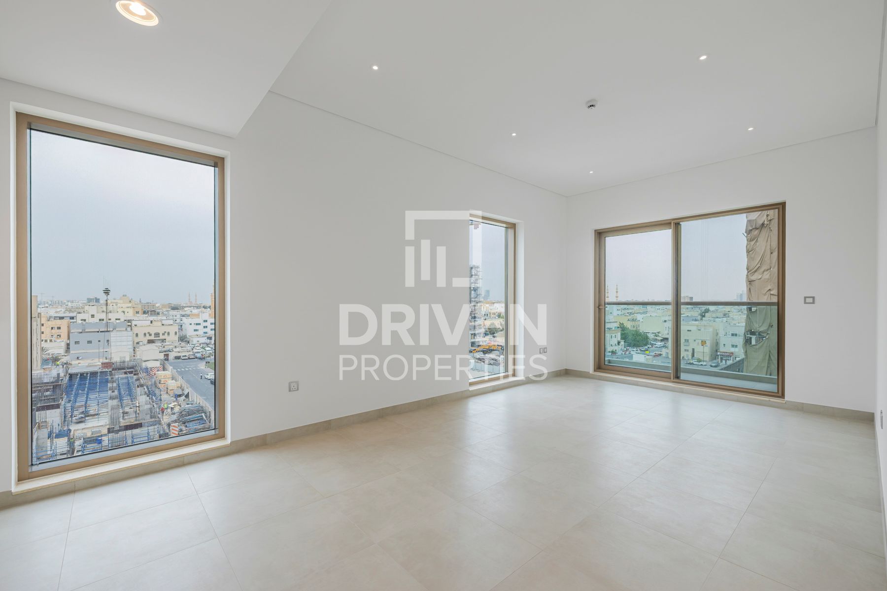 Newly Handed Over | Prime Location | Vacant