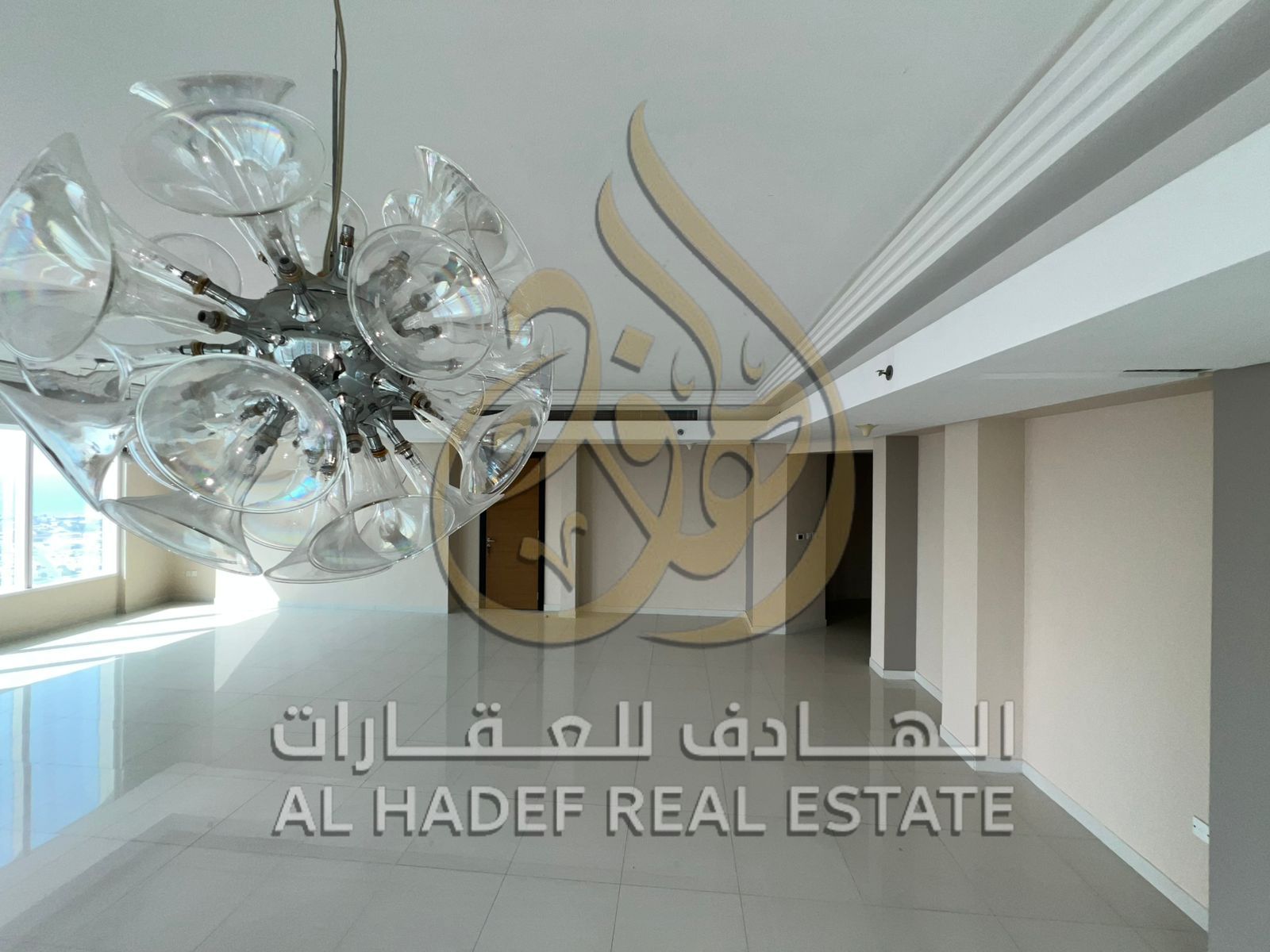 For annual rent in Sharjah, in the Al Majaz area: 3 bedrooms and a living room, laundry room, maid's room, master with 3 bathrooms, 2 balconies, parki