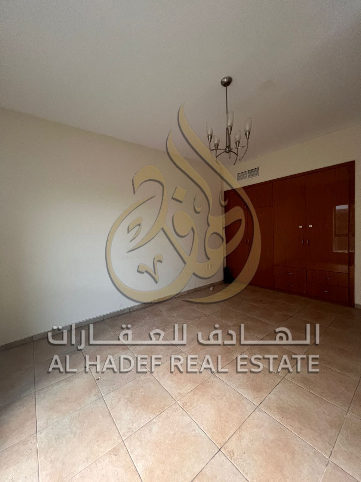 One-bedroom apartment with a living room in Al Majaz 2, gym and free swimming pool, air conditioning, monthly rent, free month, payments in 4 or 6 ins