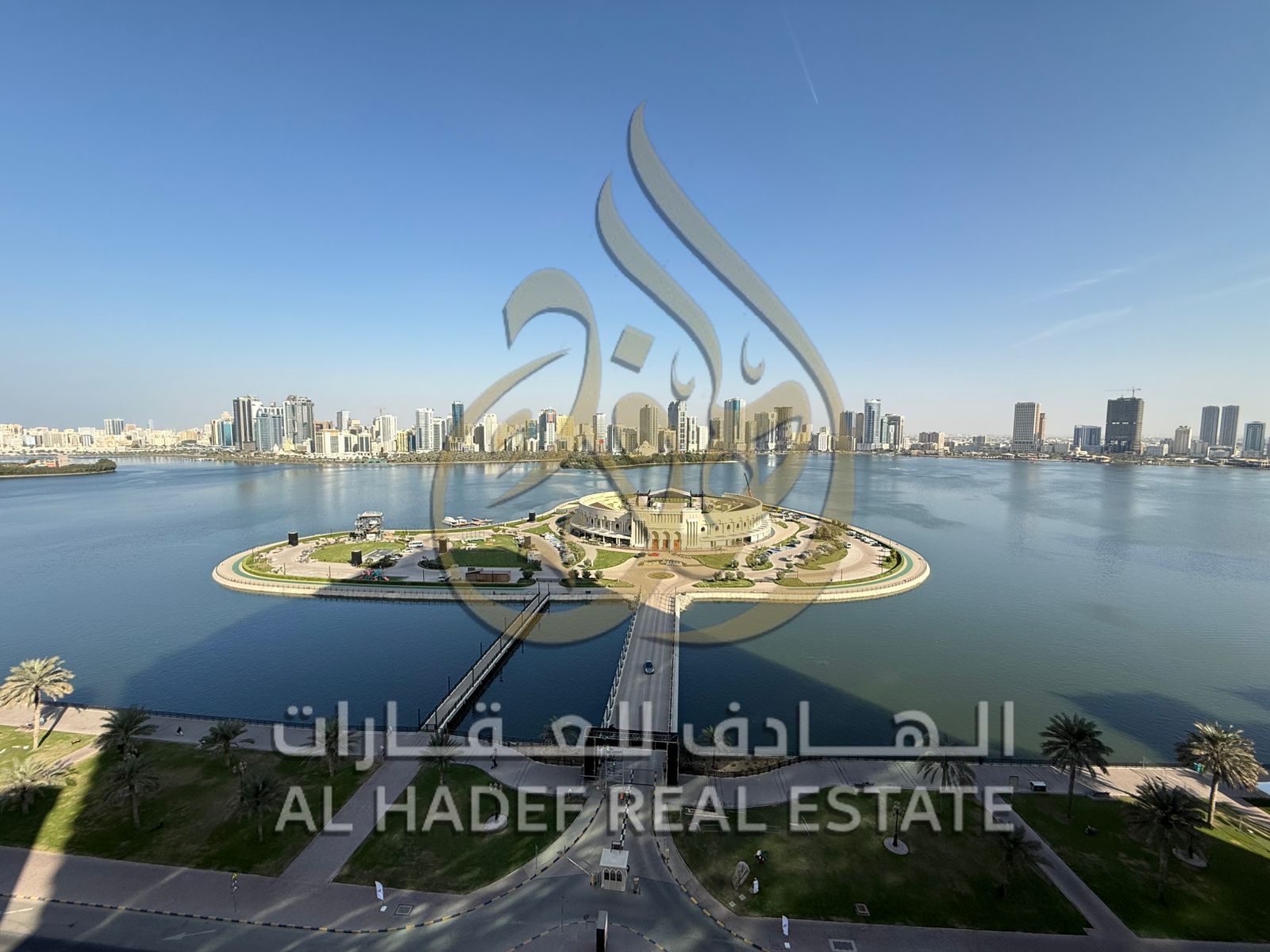 For Rent – Luxury Penthouse with Full Sea View in Al Majaz 3 Located in the heart of one of Sharjah's most prestigious areas, this luxurious pentho