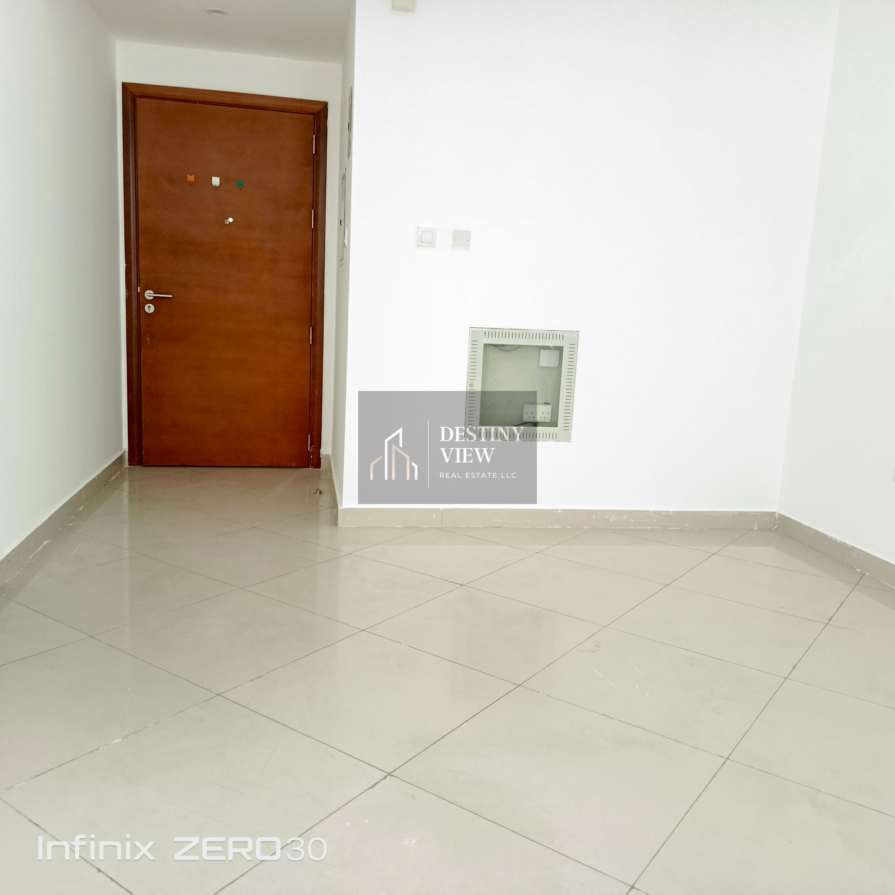 New lavish studio full family building