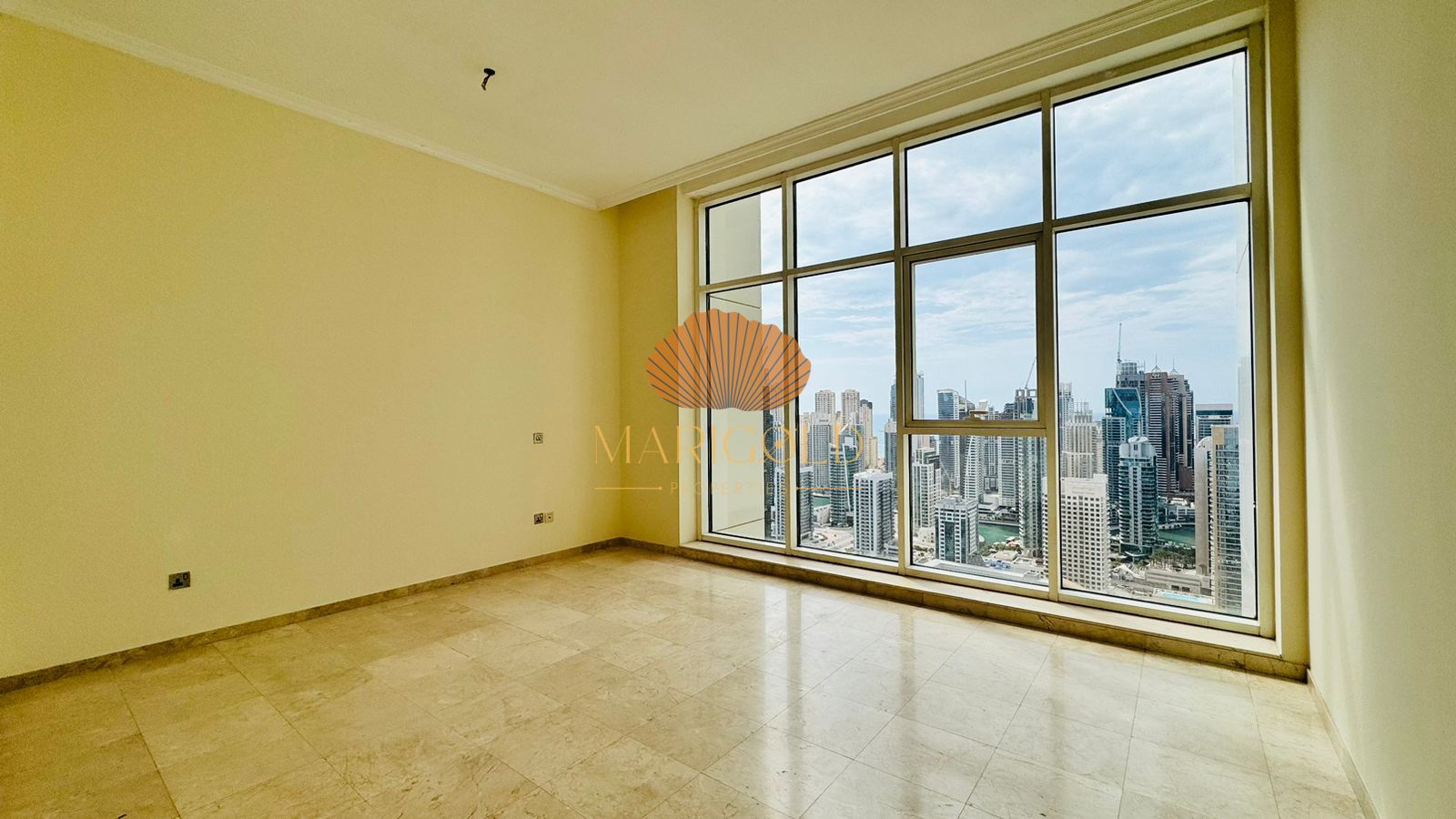 LARGE TERRACE | CLOSED KITCHEN | 360 DEGREE PANORAMIC VIEWS