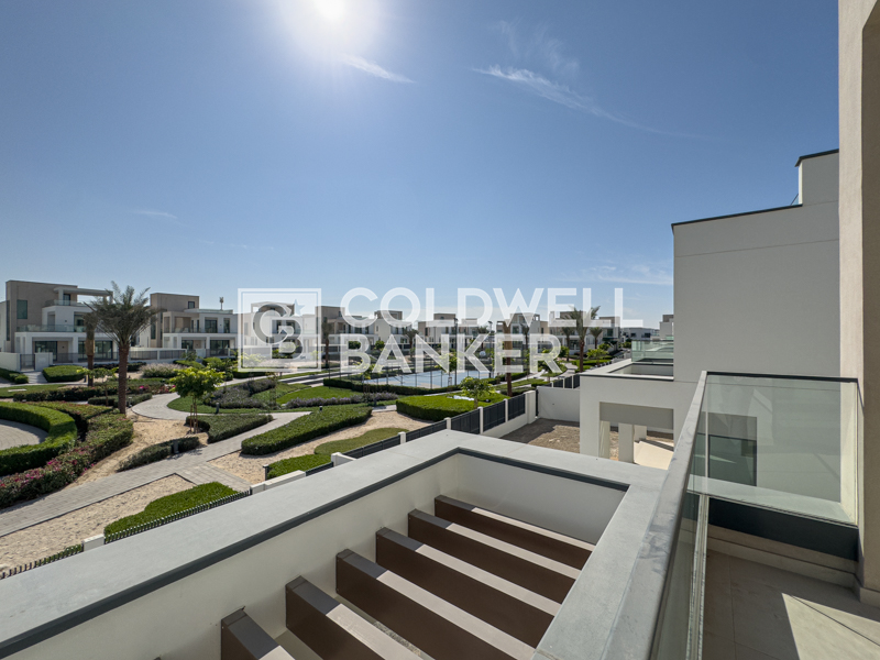Luxury 4bed Villa | Ready to Move | Near Amenities