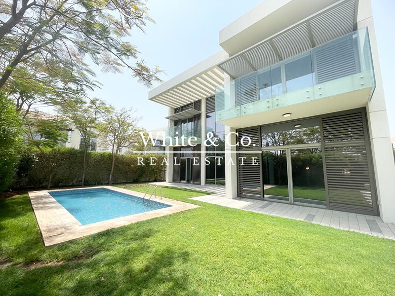 Large Plot 4 Bed | Vacant Now | Internal