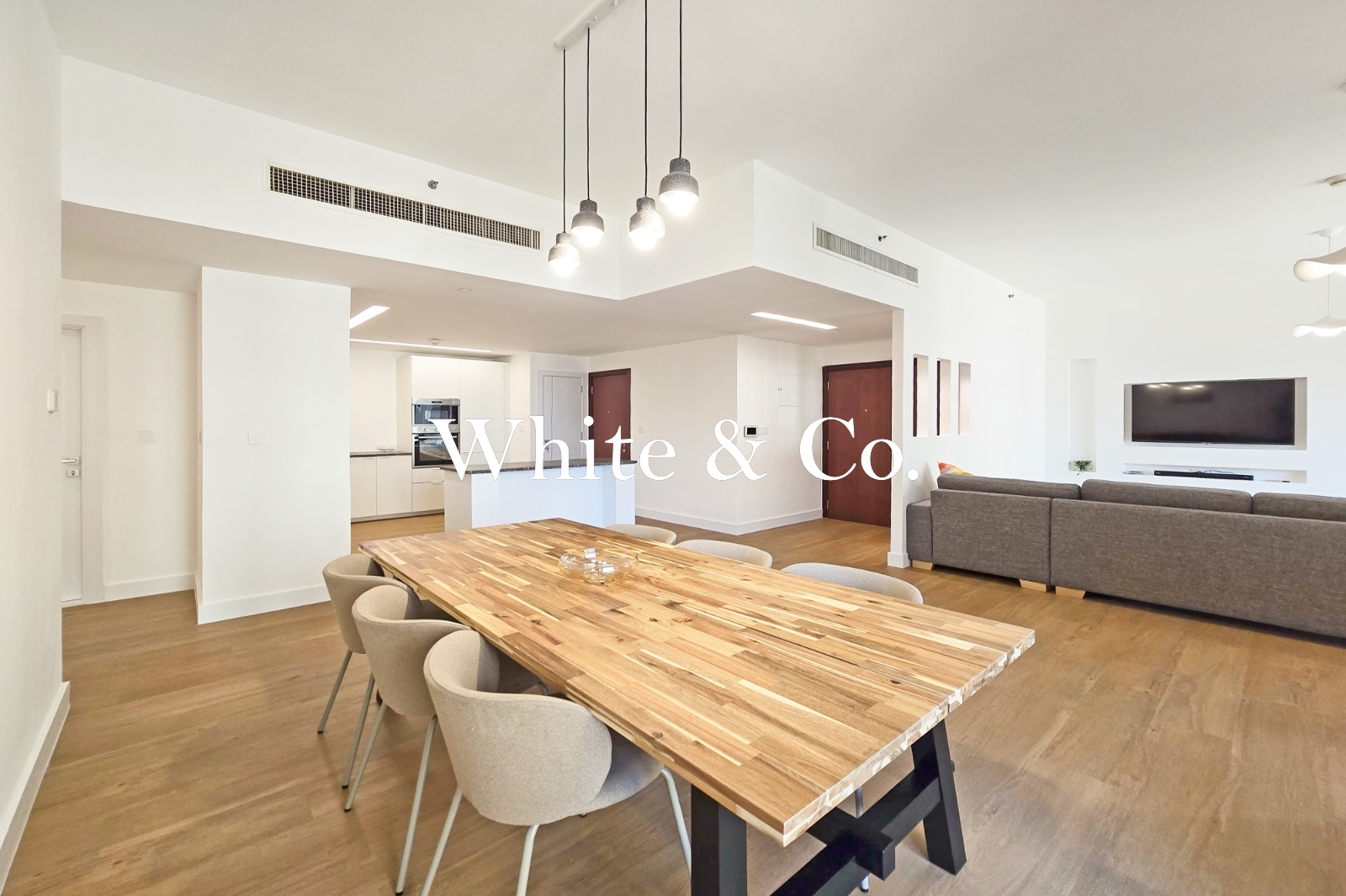 Exclusive| Upgraded and Vacant| Low Floor