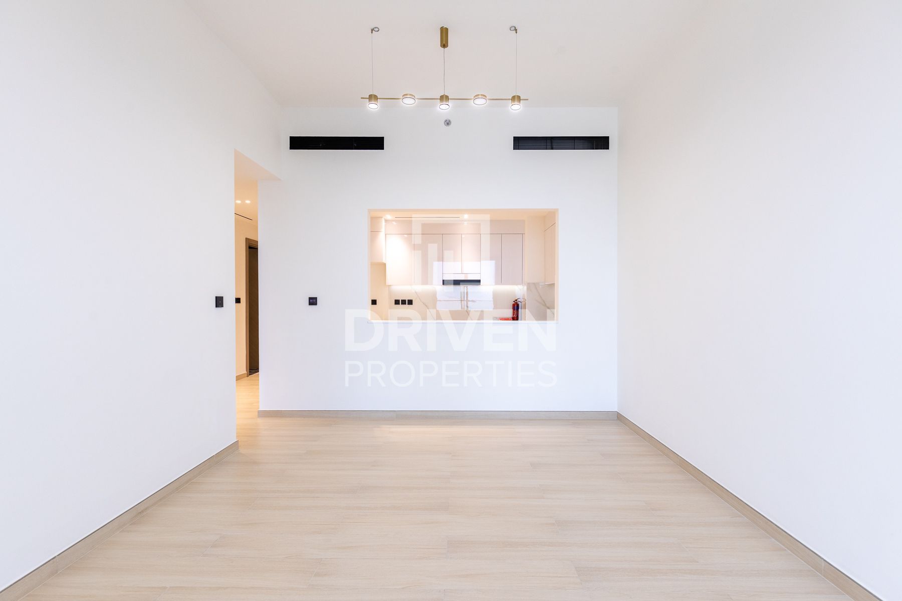 Bright and Modern Unit | Vibrant Location | Vacant