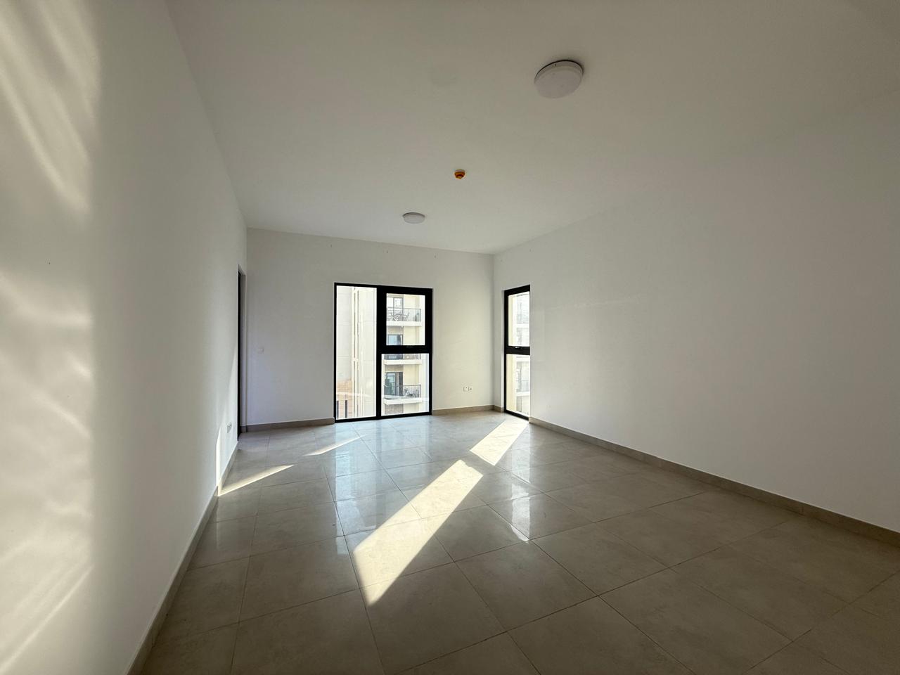 For Rent luxurious 3-bedroom apartment with a master bedroom in Sapphire Residence.