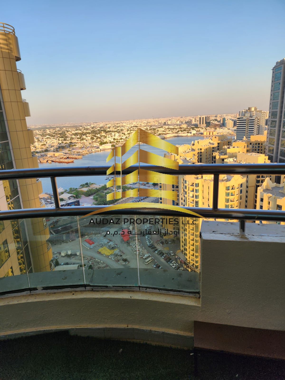 Luxury Apartment with Full Creek View – Horizon Towers