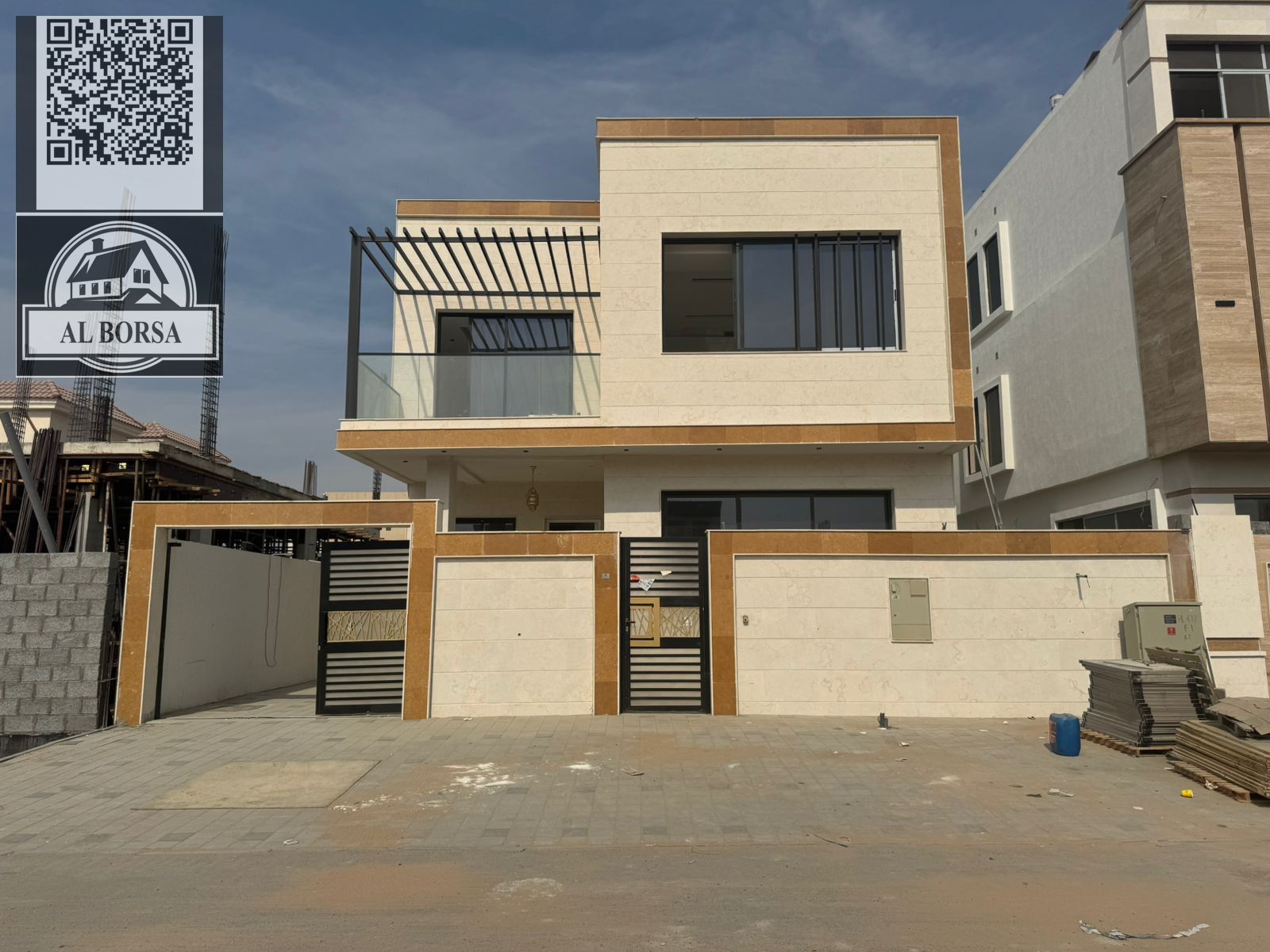 For sale: a villa with five bedrooms, a living room, a majlis, and a maid's room in the Al Yasmin area.