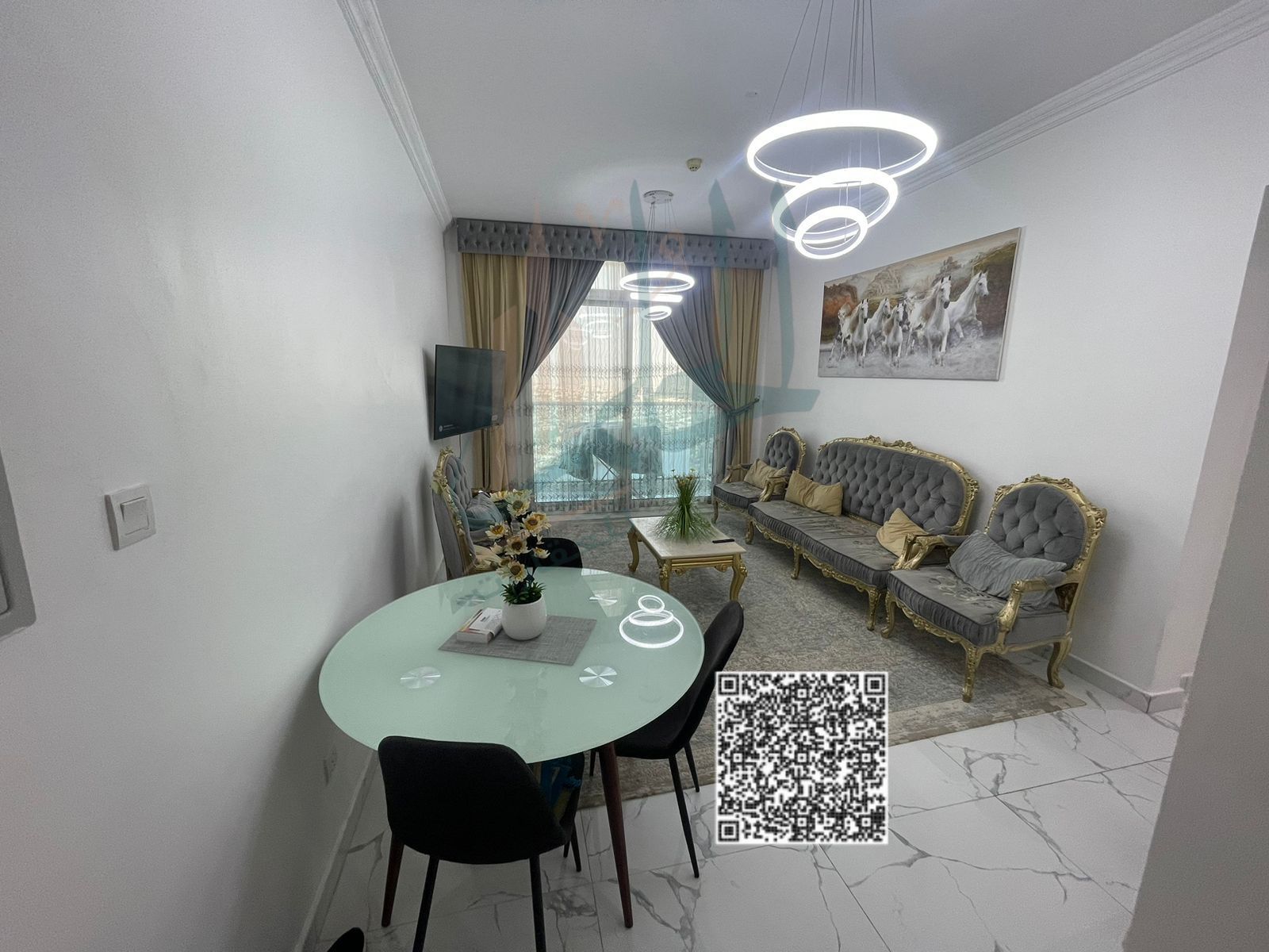 Stunning Re-sale Apartment at Oasis Towers !
