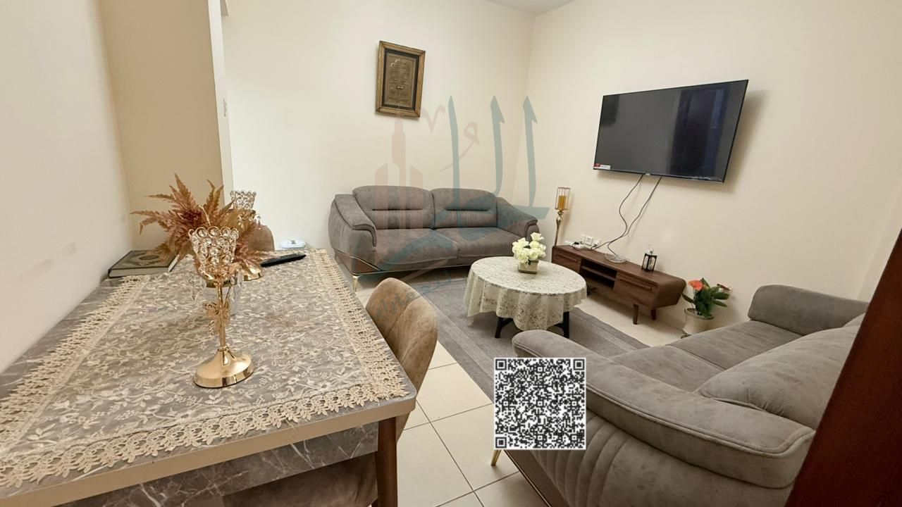 For sale room and hall in Orient Towers. Down payment of 120,000. apartment modified to have two rooms and an open view.