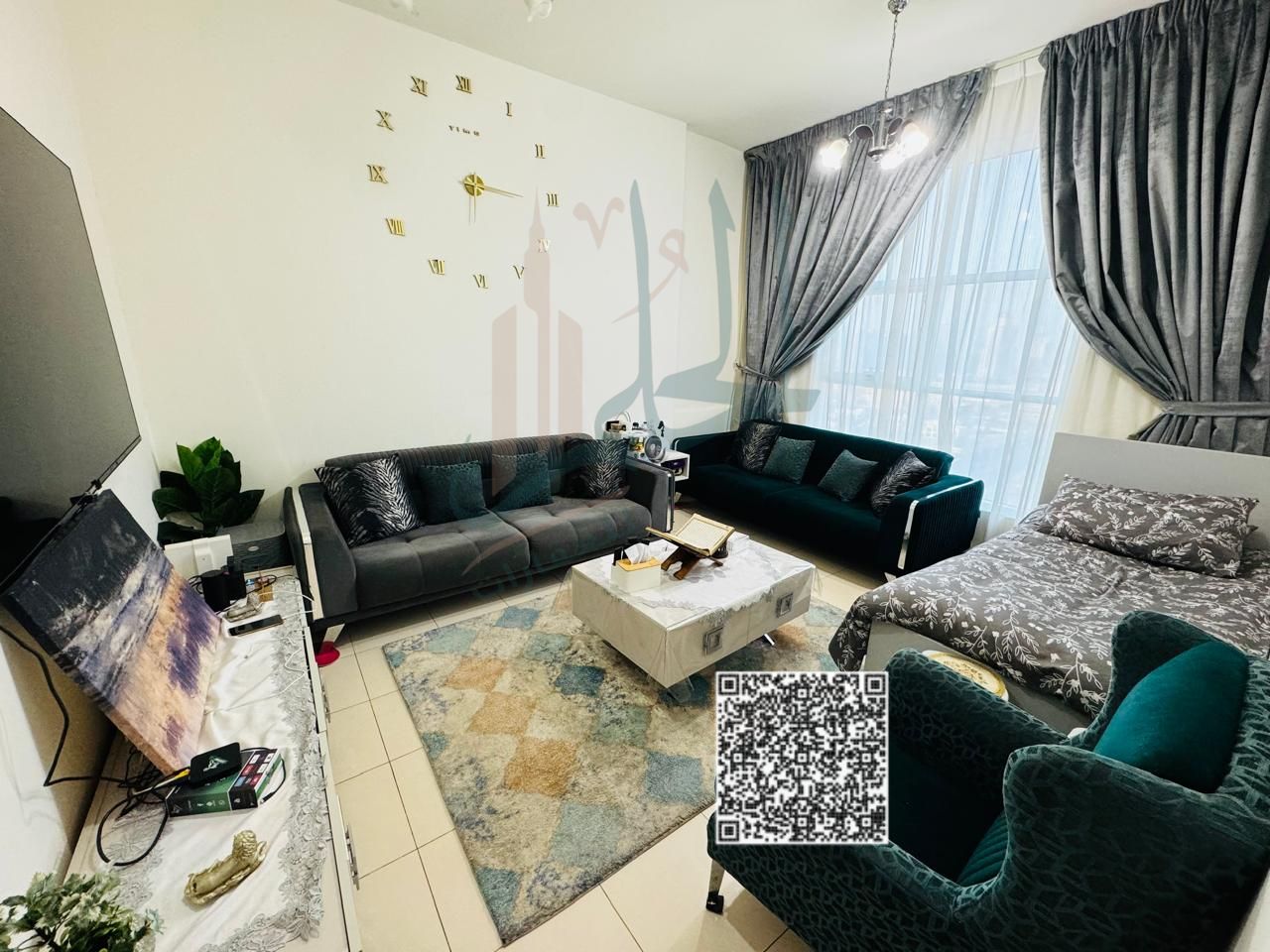 2 BHK closed kitchen, resale in City Tower with open view of palace