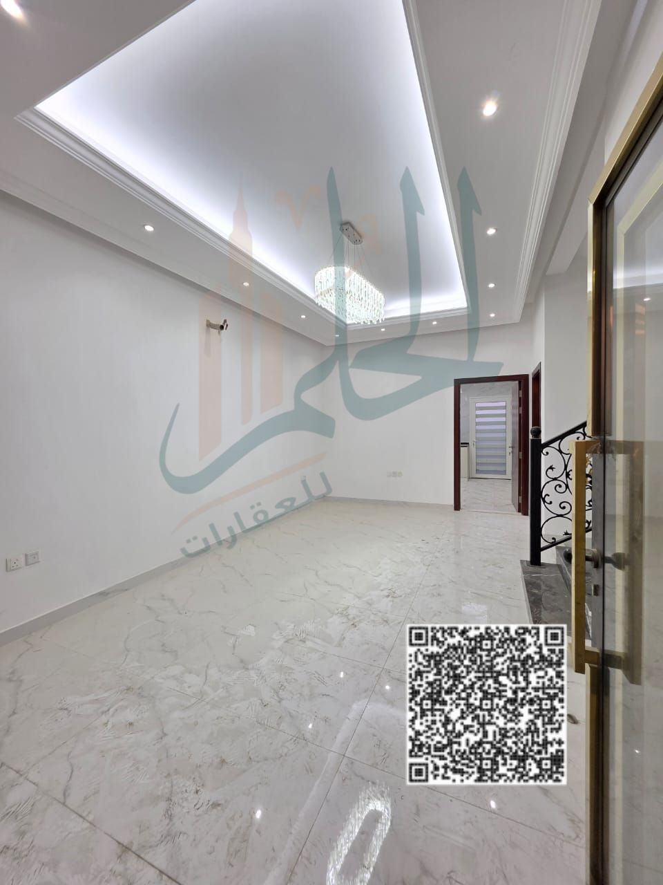 Villa for rent 5 master bedrooms living room maid's room and roof, Al Helio 2