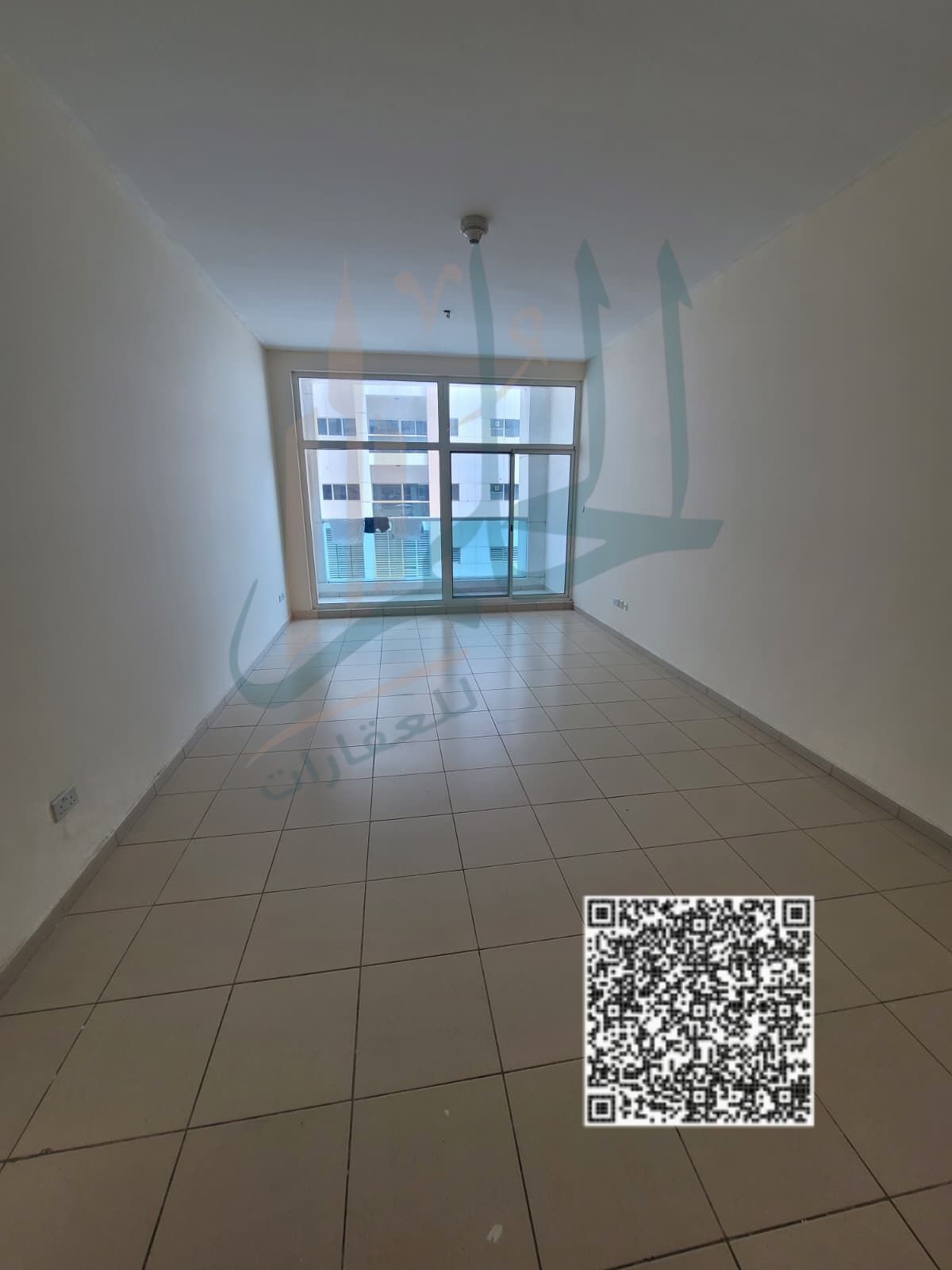 One bedroom two bathrooms spacious area, high floor ready for immediate move