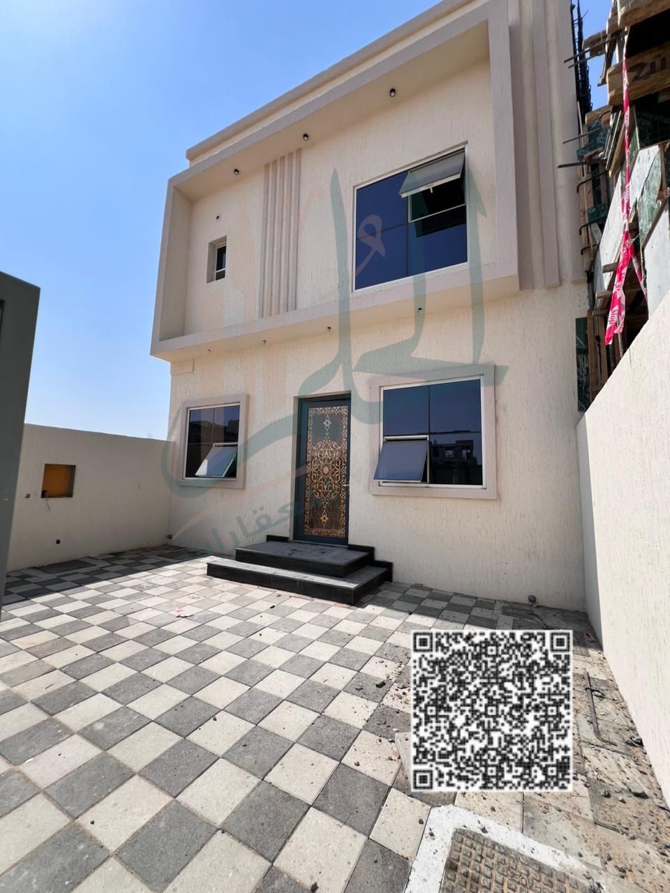 For sale townhouse with 3 master bedrooms living room and roof with spacious courtyard, area of 1800 square feet