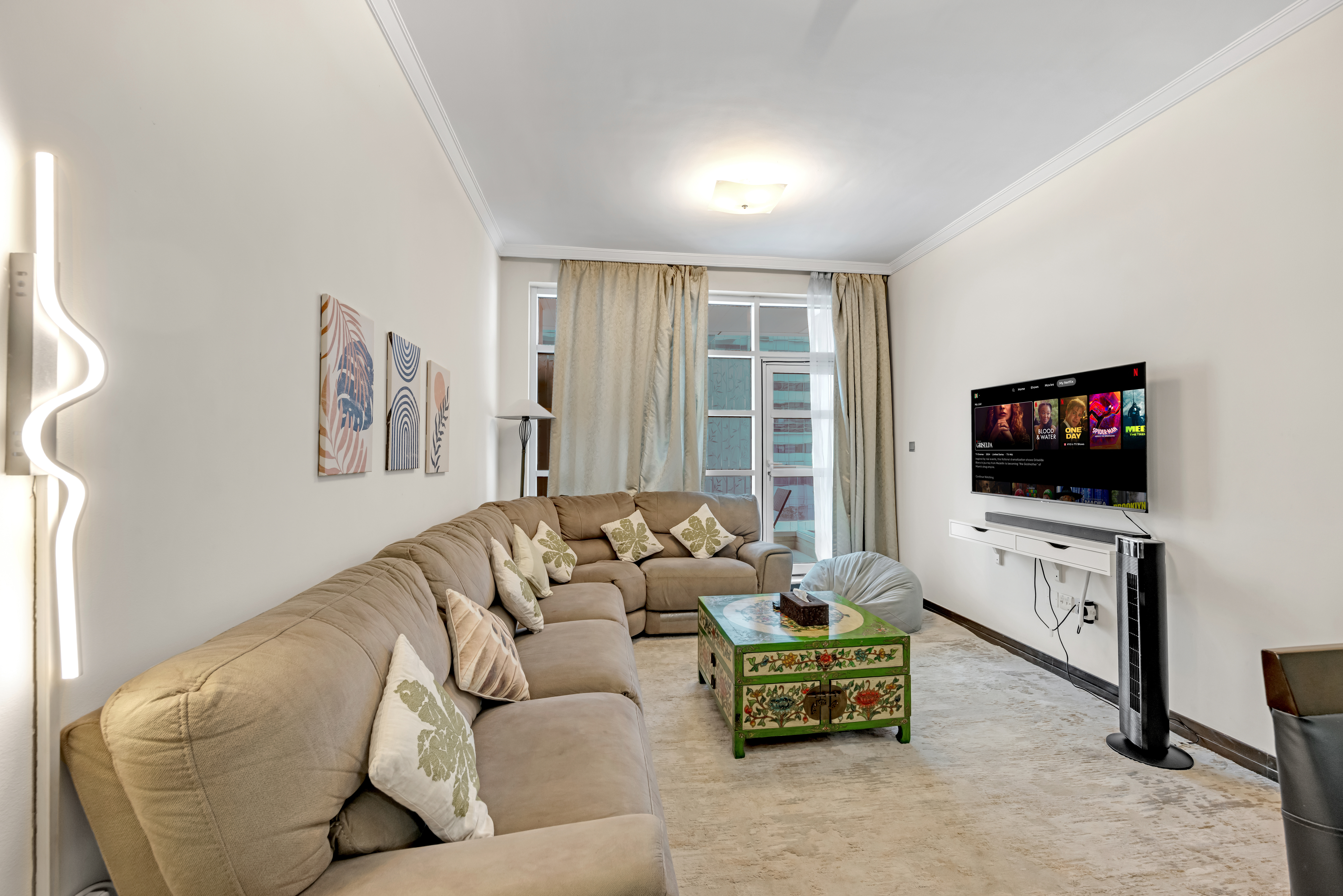 Contemporary 2-Bedroom Apartment with Gym, Pool, and Premium Appliances Description: