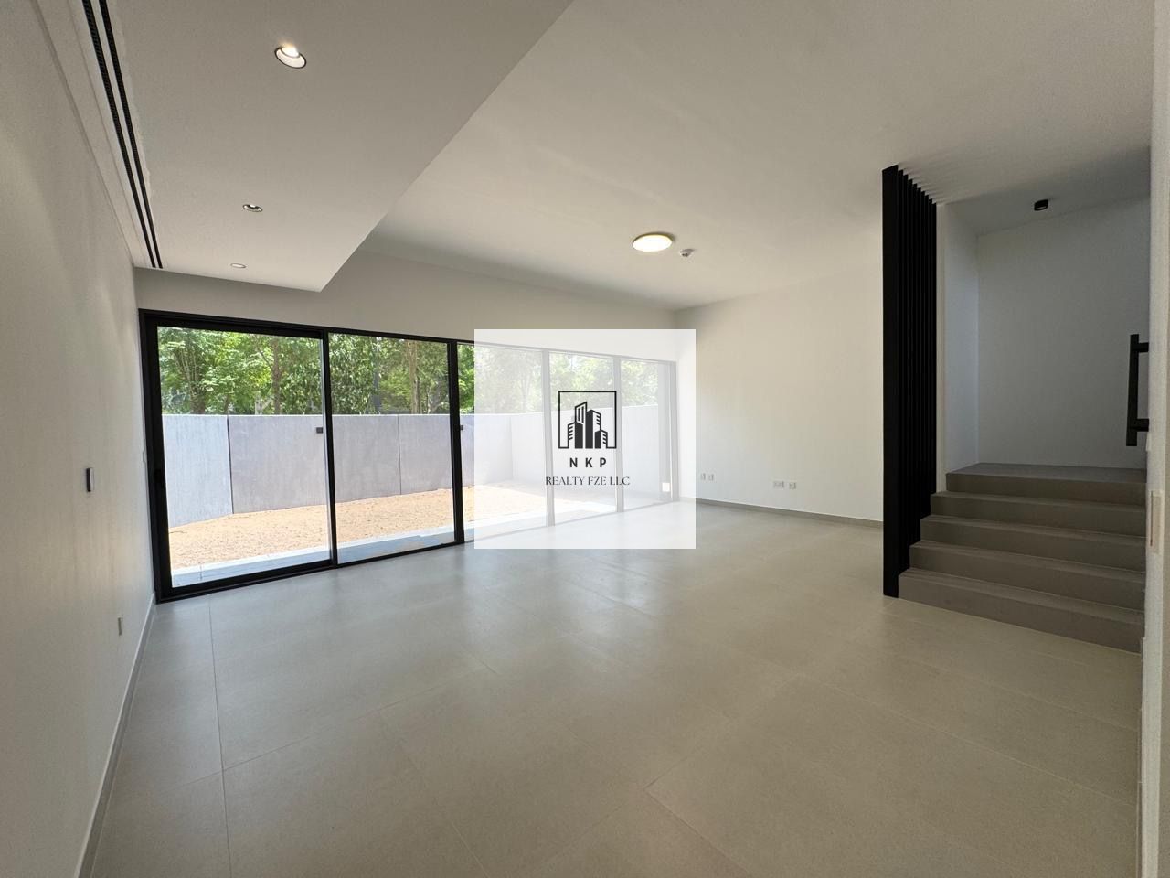 Specious luxury 3bedroom corner unit for rent in Masaar