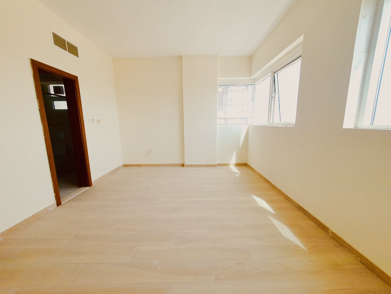 Luxury 2bhk 3washroom balcony Waldrop cover parking tilal city Sharjah