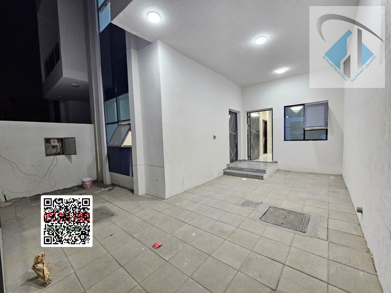 A unique opportunity: a villa including registration fees at a negotiable price. 3-story villa, freehold, excellent location.