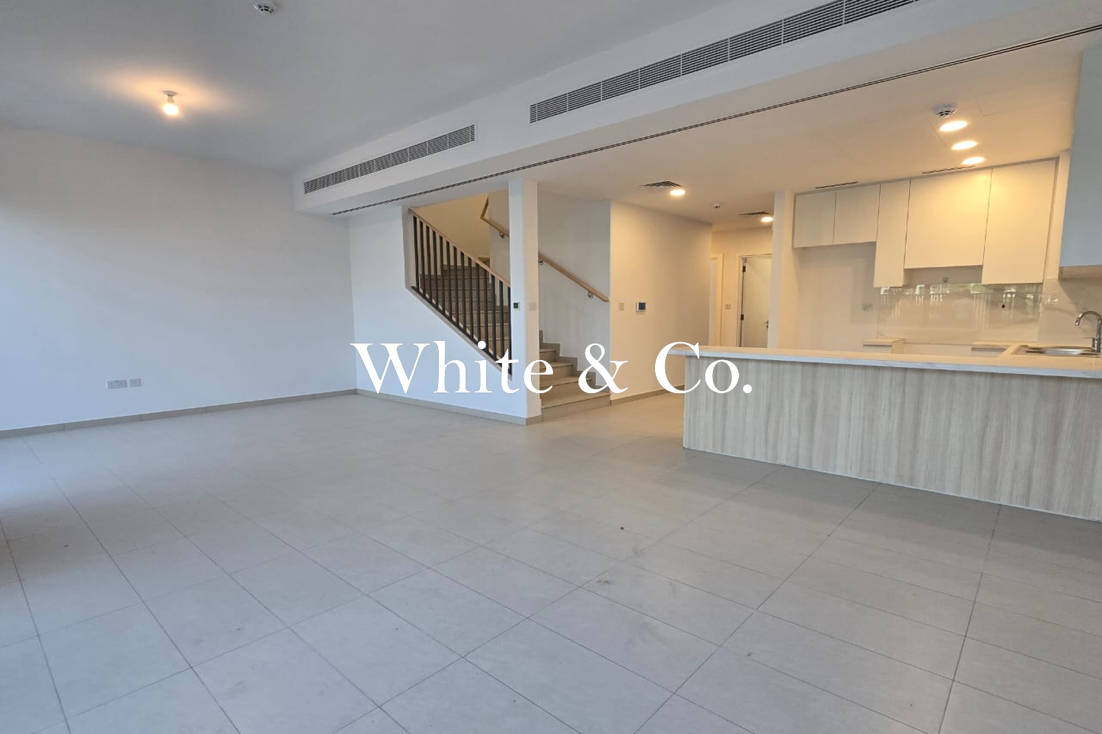 Single Row |3 Bed Middle Unit |Vacant