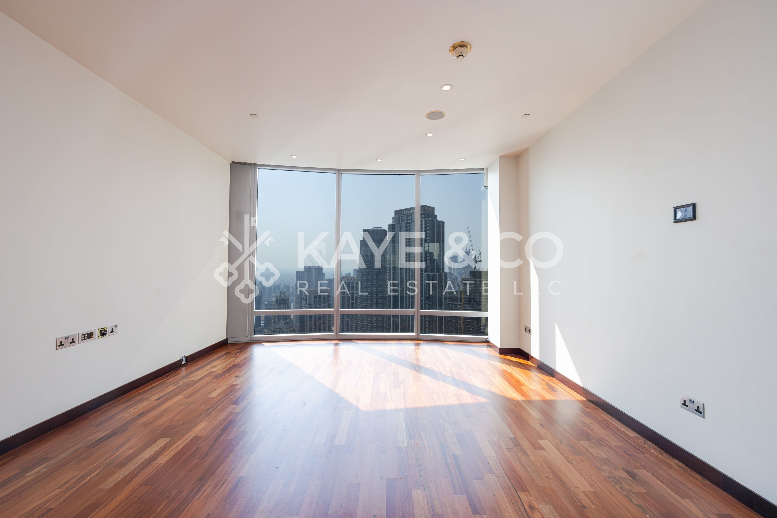 High Floor | Opera View + World Class Amenities
